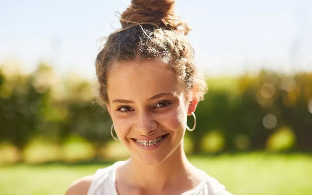 Brackets vs Invisalign